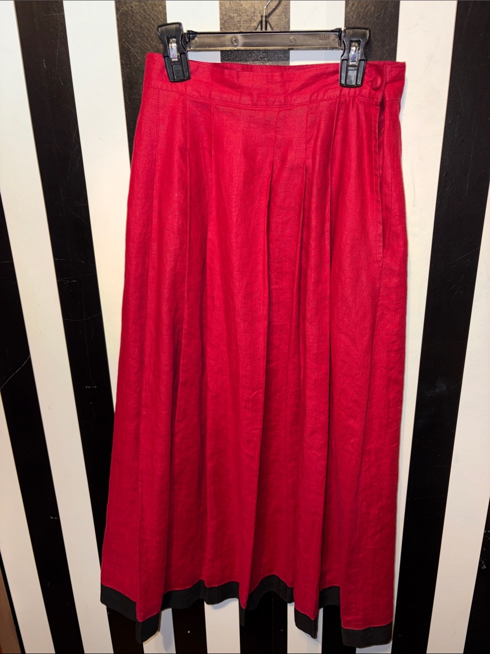 100% Linen Vintage 1980s Red/Blk Women's Midi Skirt Classic Pleats Size 4/Small